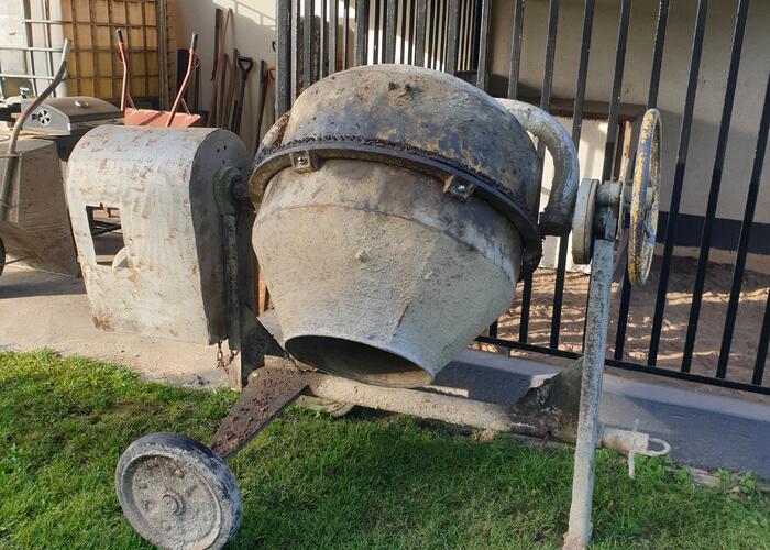 Grajewo ogłoszenia: Sprzedam betoniarkę.