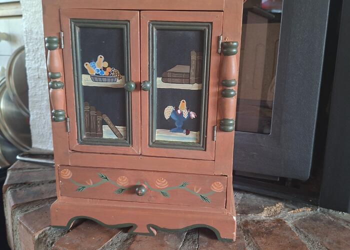 Grajewo ogłoszenia: Sprzedam malowaną  drewnianą  półkę  26cm szerokość 33cm...