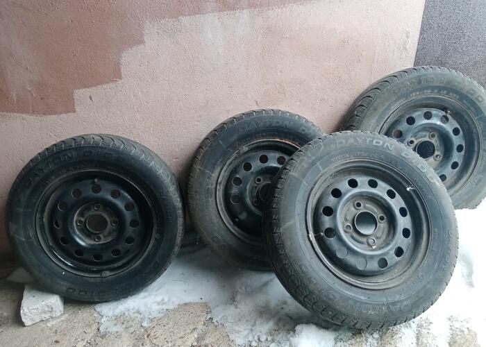 Grajewo ogłoszenia: Sprzedam felgi stalowe wraz z oponami. 
175/70r14 82T letnie koła...