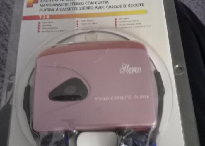 Grajewo ogłoszenia: Sprzedam stary walkman niemiecki jeszcze kupowany za marki